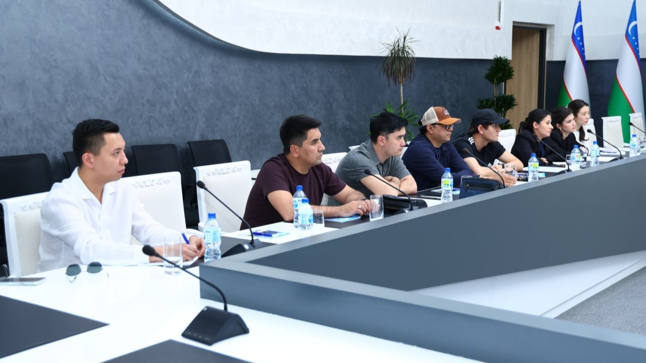 Six top bloggers in Uzbekistan earned only $225k in a year